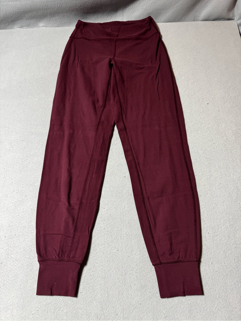 Lululemon Women’s Stretch Cuffed Leggings in Deep Wine Size 6